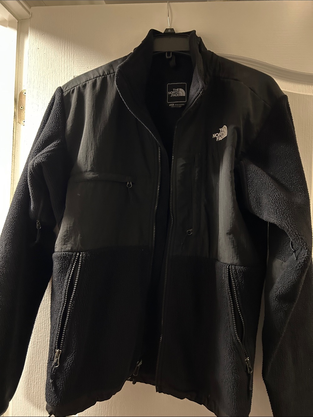The North Face Men’s Black Lightweight Fleece Jacket